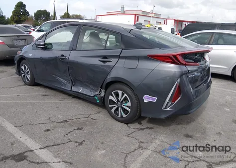 2019 Toyota Prius Prime Plus z USA, uszkodzony, nr VIN JTDKARFP6K3108297